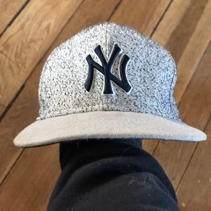 New Era Yankees snapback curved bill